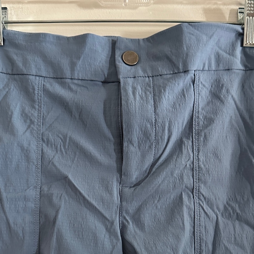 Athleta Trekkie Bermuda 2.0 Light Blue Women’s 8 Shorts Outdoors Hiking Casual - Picture 4 of 10